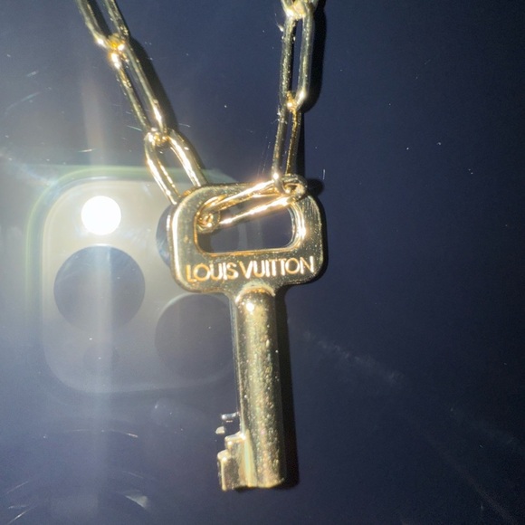 Authentic Louis Vuitton Gold lock and key with Unbranded Gold Necklace. - Picture 12 of 13